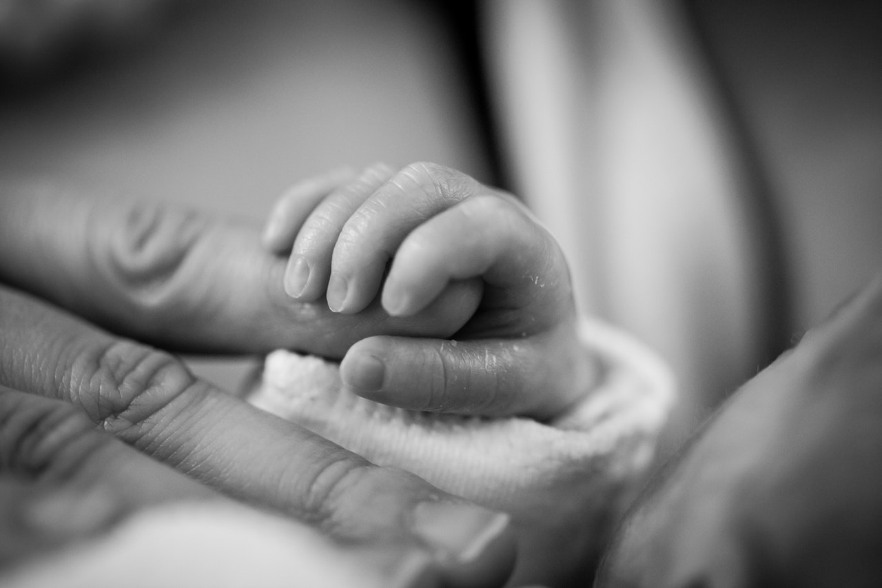 A newborn baby representing the decrease in births since the start of the pandemic