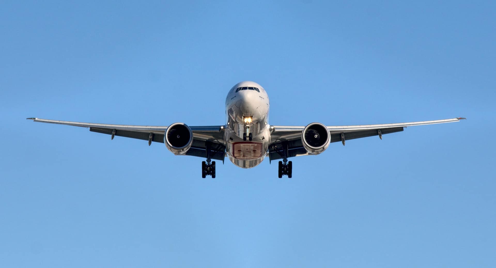 An airplane representing family law issues highlighted by a recent case of a father convicted of abducting his daughter to gain control over parenting decisions