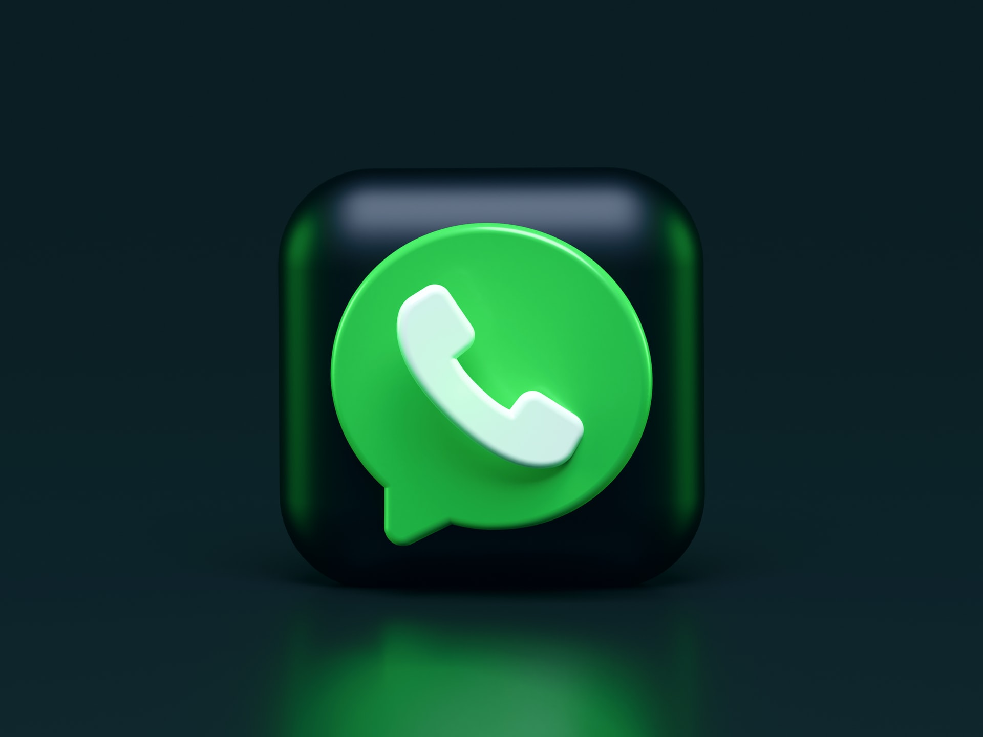 A messenger app icon representing how an exclusively online relationship can be classified as 'spouse-like' for spousal support purposes